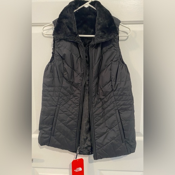 NWT The North Face Mossbud Reversible vest - Picture 2 of 14